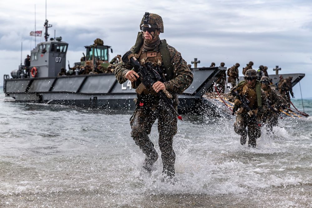 Pentagon Deploys 8,000 U.S. Marines Amid Tensions Over Strait of Hormuz