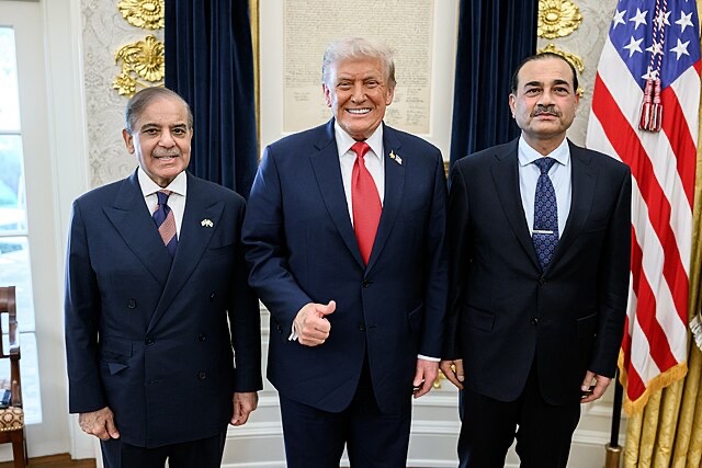 Pakistan Positions Itself as Mediator in US–Israel–Iran Tensions