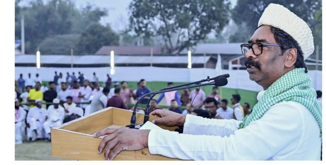 Assam elections , Jharkhand CM Hemant Soren criticizes the BJP’s double engine government, raising concerns over tea workers’ wages and living conditions.
