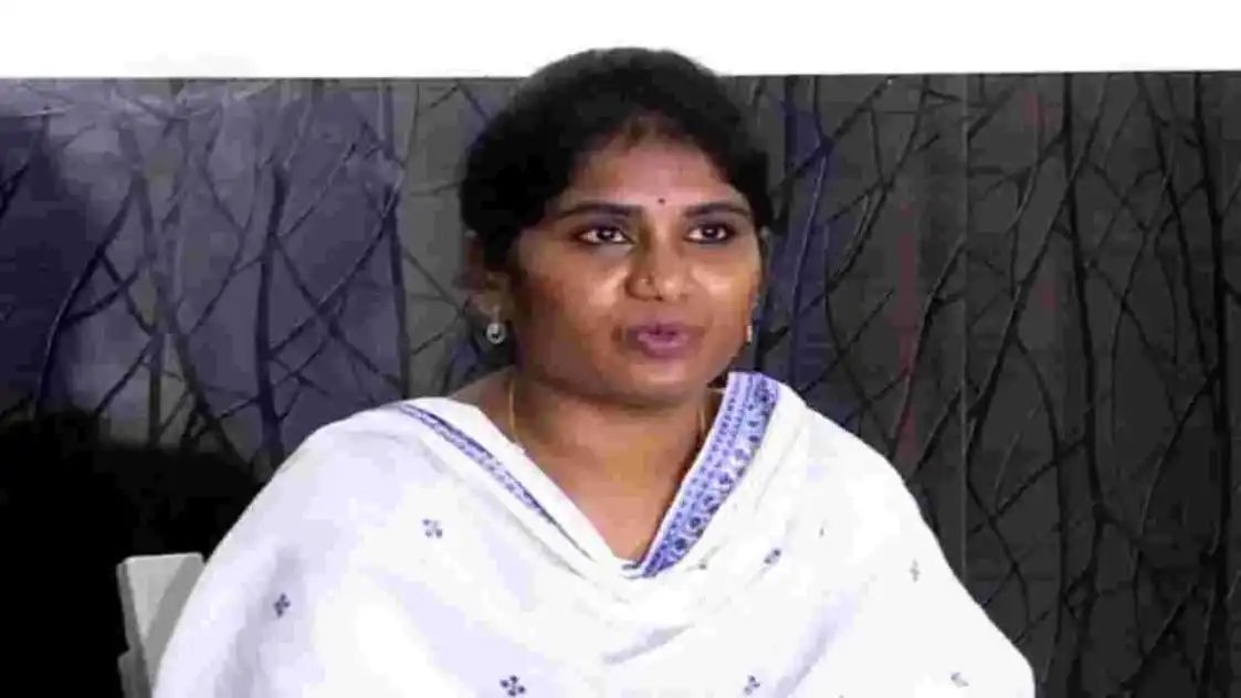 ACB Arrests Endowments Assistant Commissioner Kalingiri Shanti in Disproportionate Assets Case