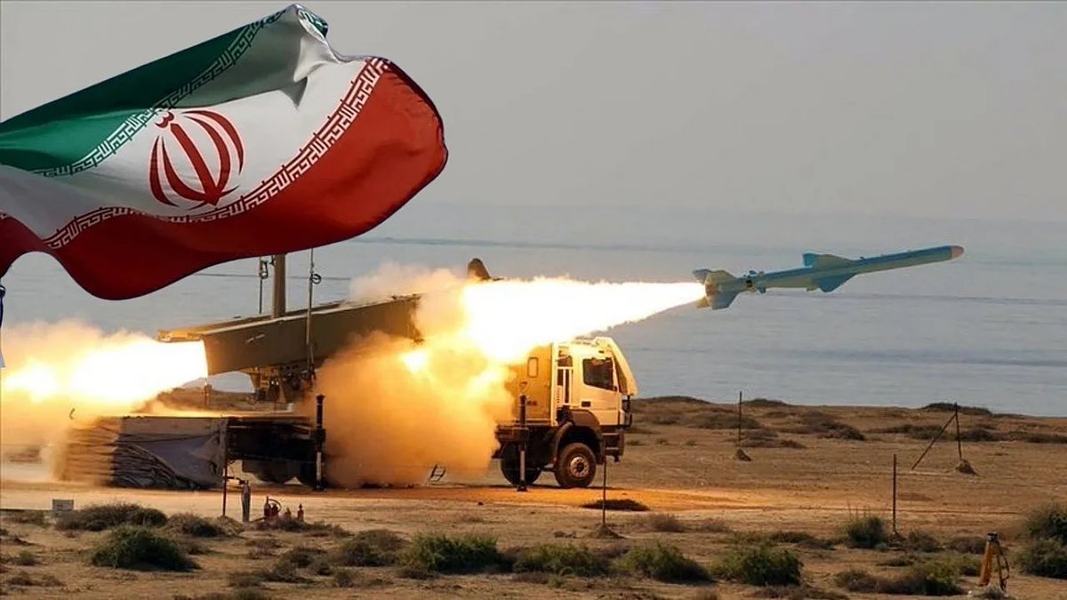 Breaking: Iran’s 30-Minute Warning Forces US Warship to Retreat from Hormuz