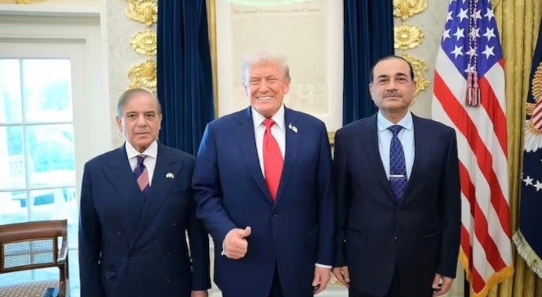 Trump Links Iran, Strait of Hormuz and South Asia; Praises Pakistan Leadership
