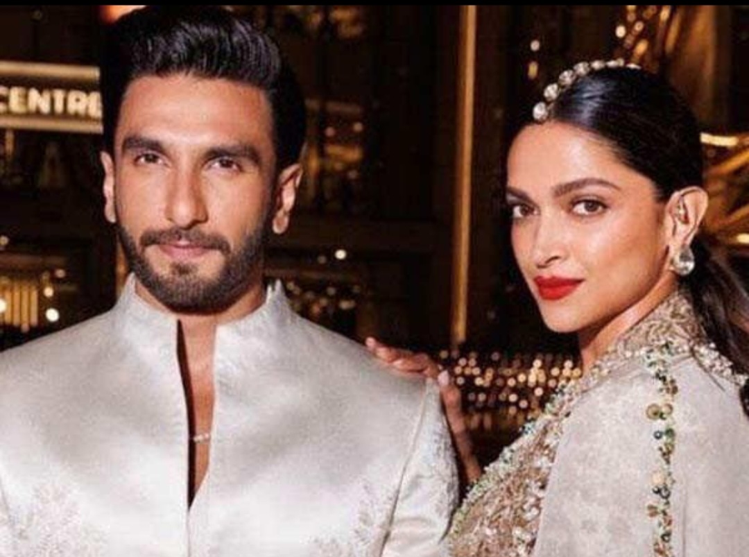 Deepika Padukone & Ranveer Singh Expect Again, Fans Flood Couple with Love