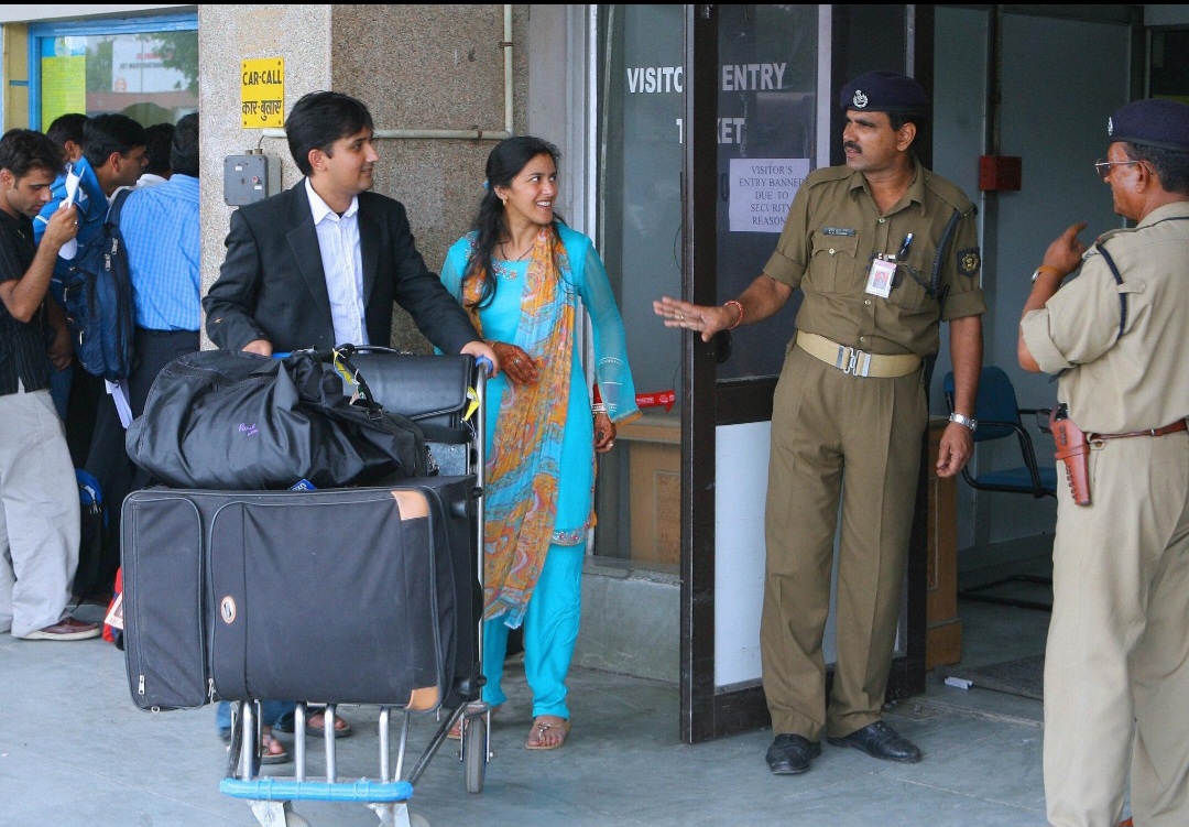 Two US Citizens Detained at Srinagar Airport Over Satellite Phones