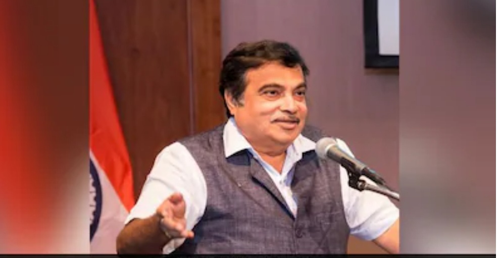 Gadkari Praises India’s Civilizational Roots; Debate Rekindled Over Sanskrit–Persian Link