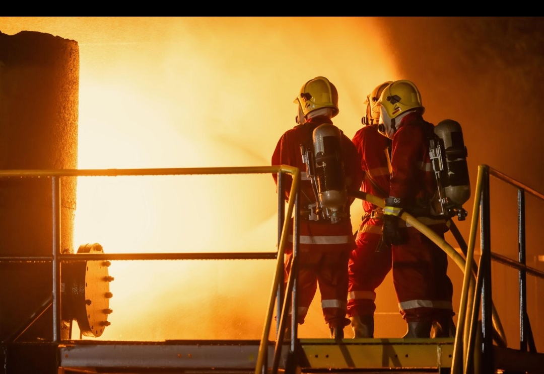Tuapse Oil Refinery Blaze Enters Day 3 After Suspected Ukrainian Drone Strike, Air Quality Worsens