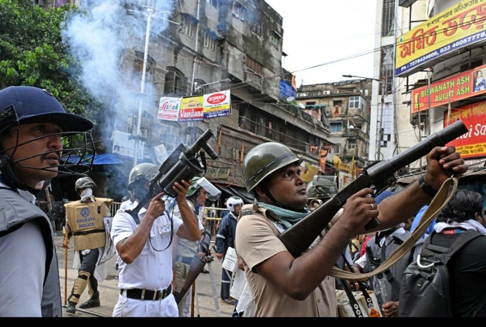 West Bengal Poll Violence: Woman Injured in Explosion, Party Workers Clash