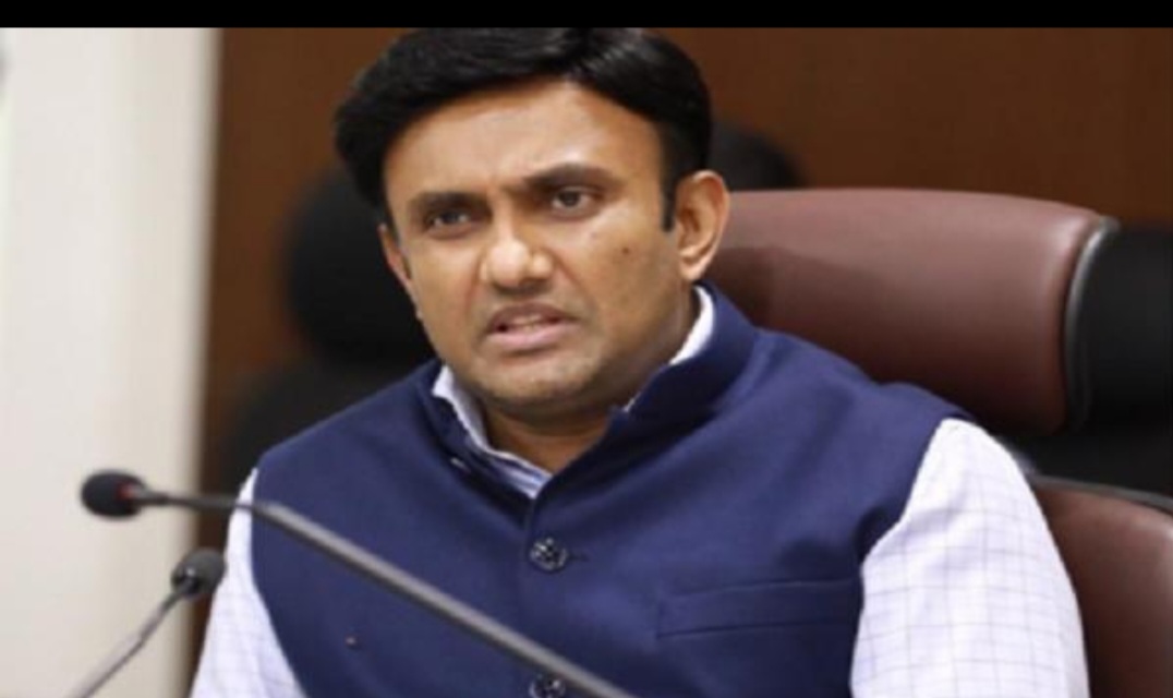 Karnataka Minister D. Sudhakar Remains Unconscious; Doctors to Decide Next Steps