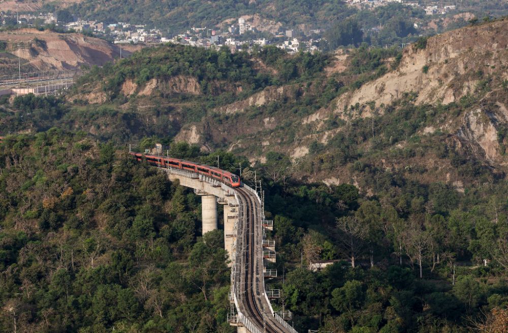 जम्मू–श्रीनगर वंदे भारत जल्द शुरू: कश्मीर कनेक्टिविटी को मिलेगा नया रफ्तार
