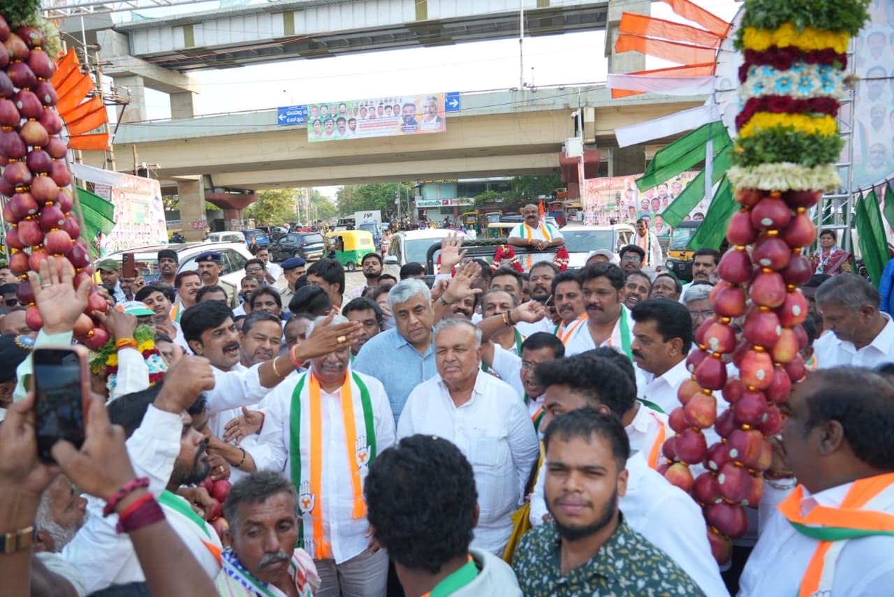 Mass Defection in KR Puram: Hundreds Quit BJP, Join Congress Led by Keshav
