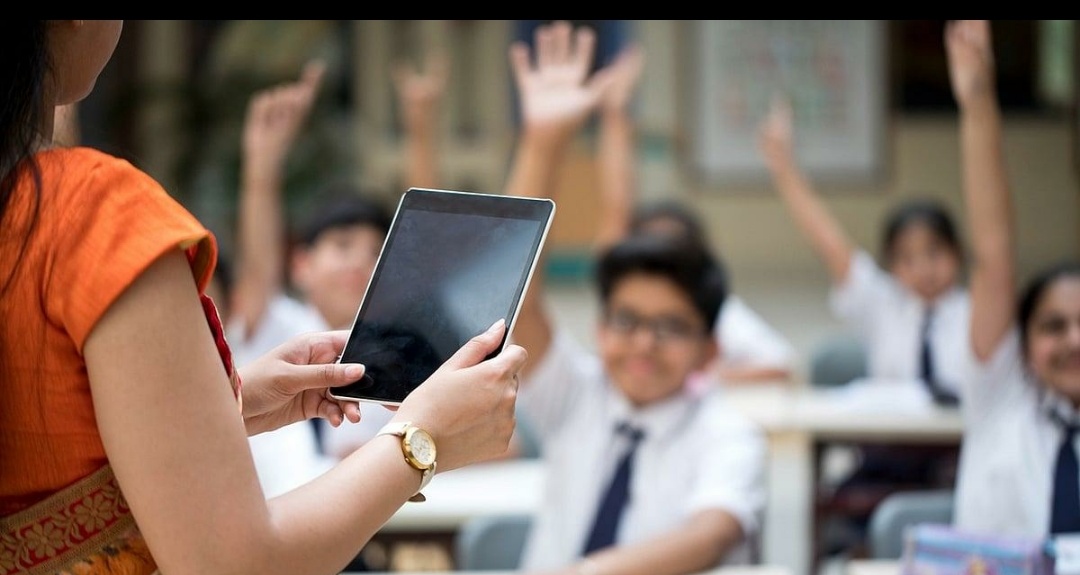 “English or Extinction?”: Karnataka Government’s Bold School Push Ignites Language War