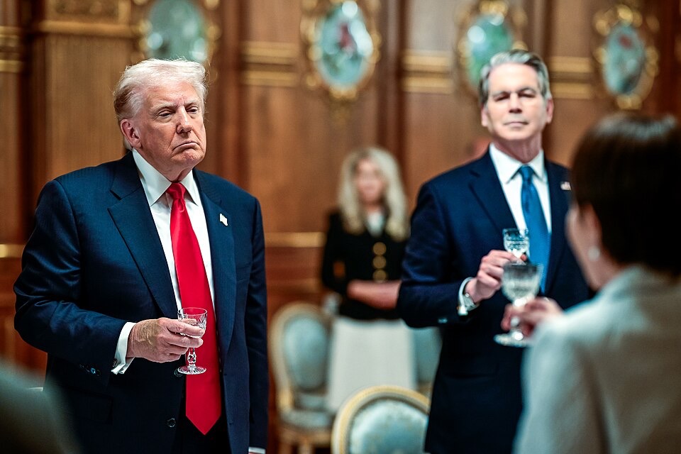 US Cracks Down: Global Firms Dealing With Iranian Airlines Face Sanctions Threat