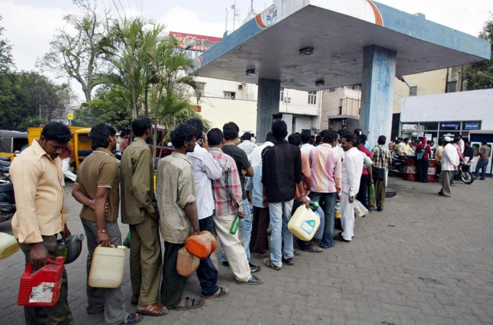 Fuel on Edge: Petroleum Scarcity Hits South India, Triggers Panic Buying and Supply Strain