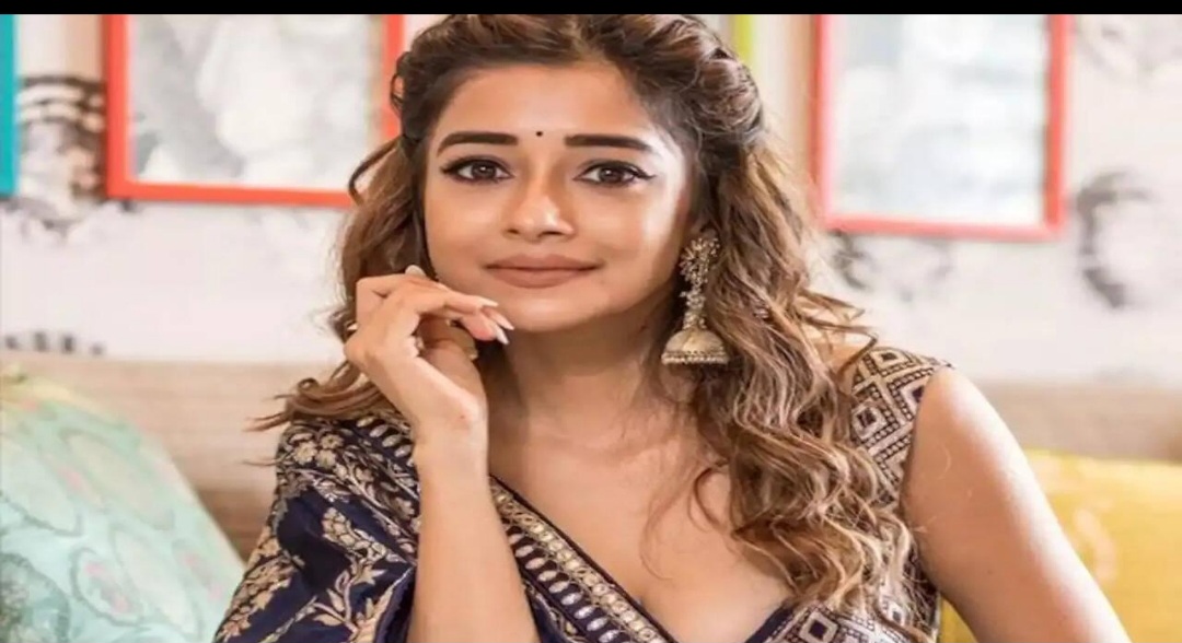 Tina’s Saree Look Goes Viral — Fans Can’t Stop Praising Her Elegance”