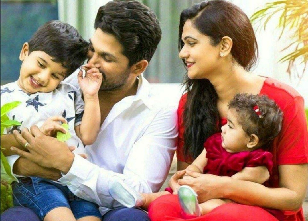 🌟 Icon Star Allu Arjun Birthday Buzz: Sneha Reddy’s Cozy Family Photo Dump Sends Fans Into a Frenzy!