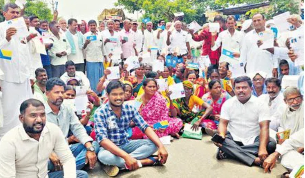 🔥 Scorching Heat, Boiling Anger: Telangana Farmers Revolt as Leaders Stay Indoors
