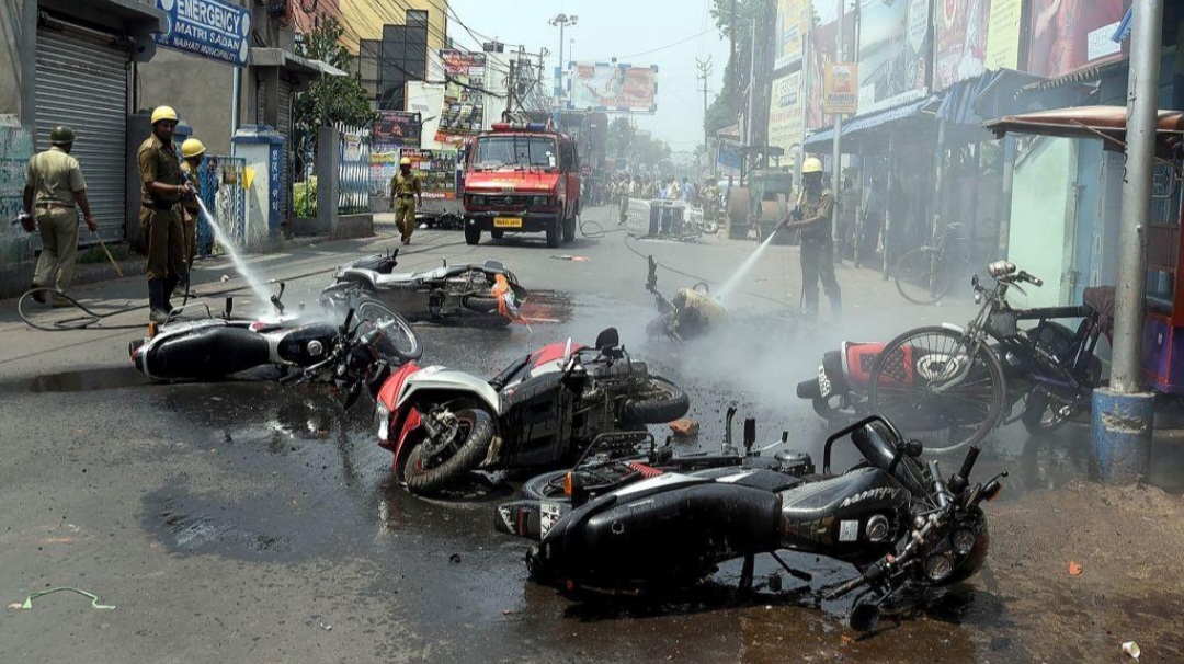 🔥 Bengal on Edge: Violence Erupts as TMC Offices Torched, BJP Rallies Escalate Tensions