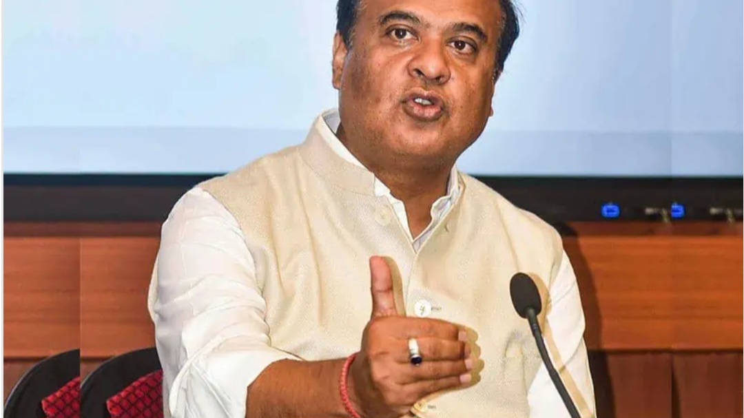 Himanta Biswa Sarma Sparks Row, Says “Dismiss Mamata If She Refuses to Resign”