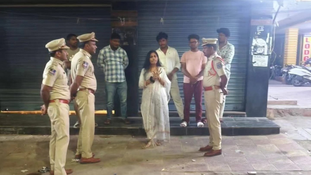MIDNIGHT SHOCKER IN HYDERABAD: IPS OFFICER POSED AS WOMAN, HARASSED WITH “WHAT’S YOUR RATE?” — 40 MEN CAUGHT IN STING