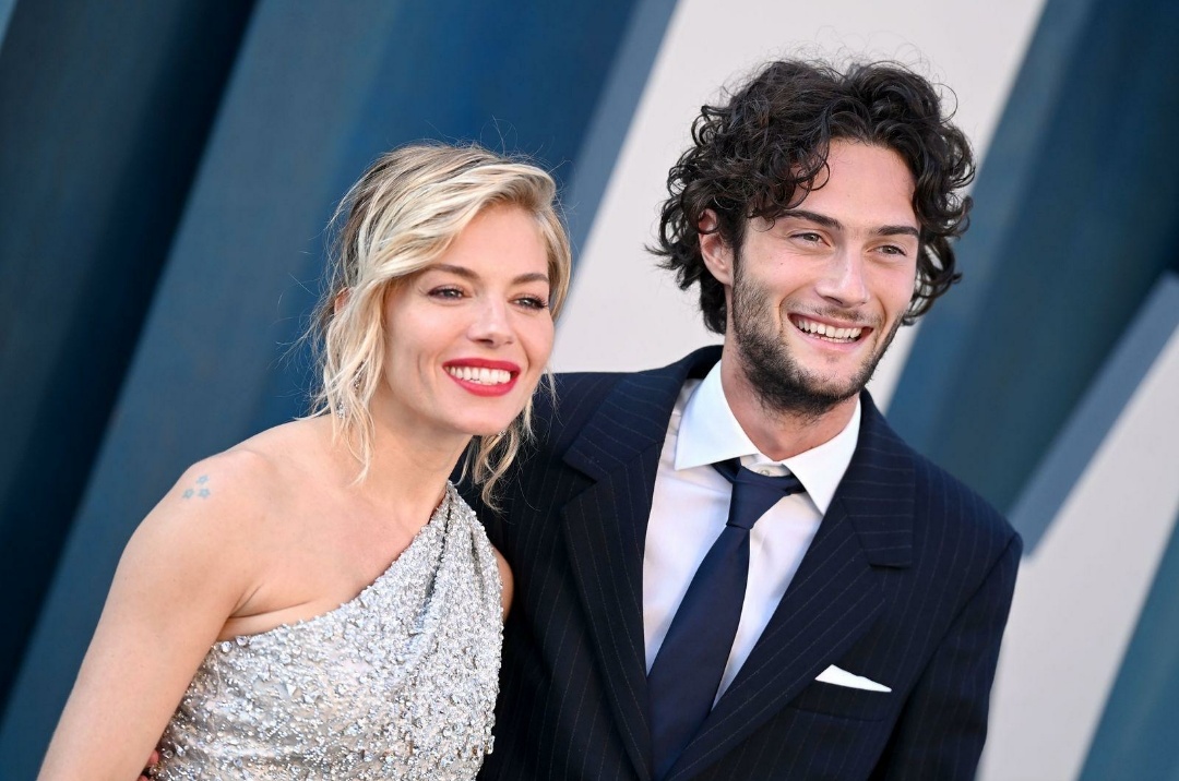 Sienna Miller Welcomes Third Child, Second Baby With her boyfriend  Oli Green