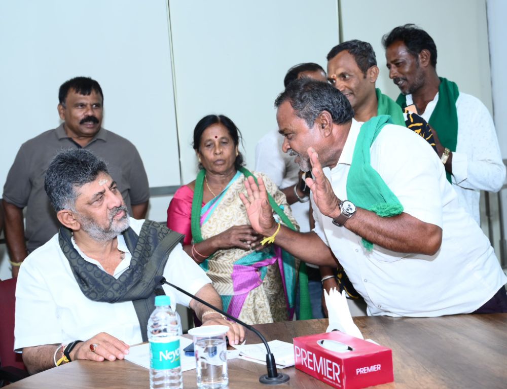 Farmers’ Delegation Meets D.K. Shivakumar Over Land Issues in Bidadi