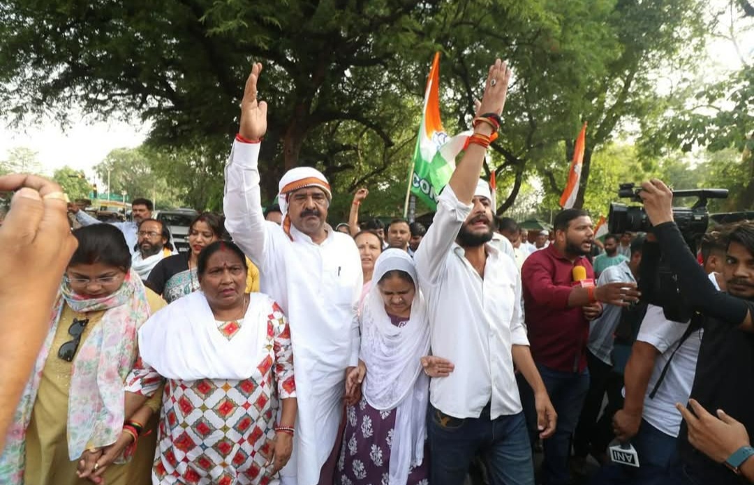 Congress Erupts in Lucknow Over “Insulting” Remarks Against Rahul Gandhi, BJP Targeted in Fiery Protest