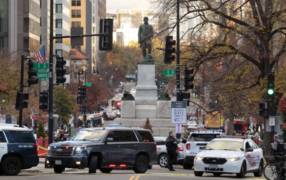 Chaos Near White House After Gunfire Incident, Armed Suspect Shot by Secret Service