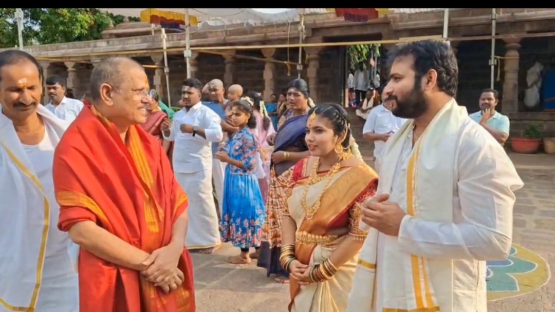At the Sri Bhramaramba Mallikarjuna Swamy Temple, there is a large influx of devotees, with special facilities provided for them during the summer heat.