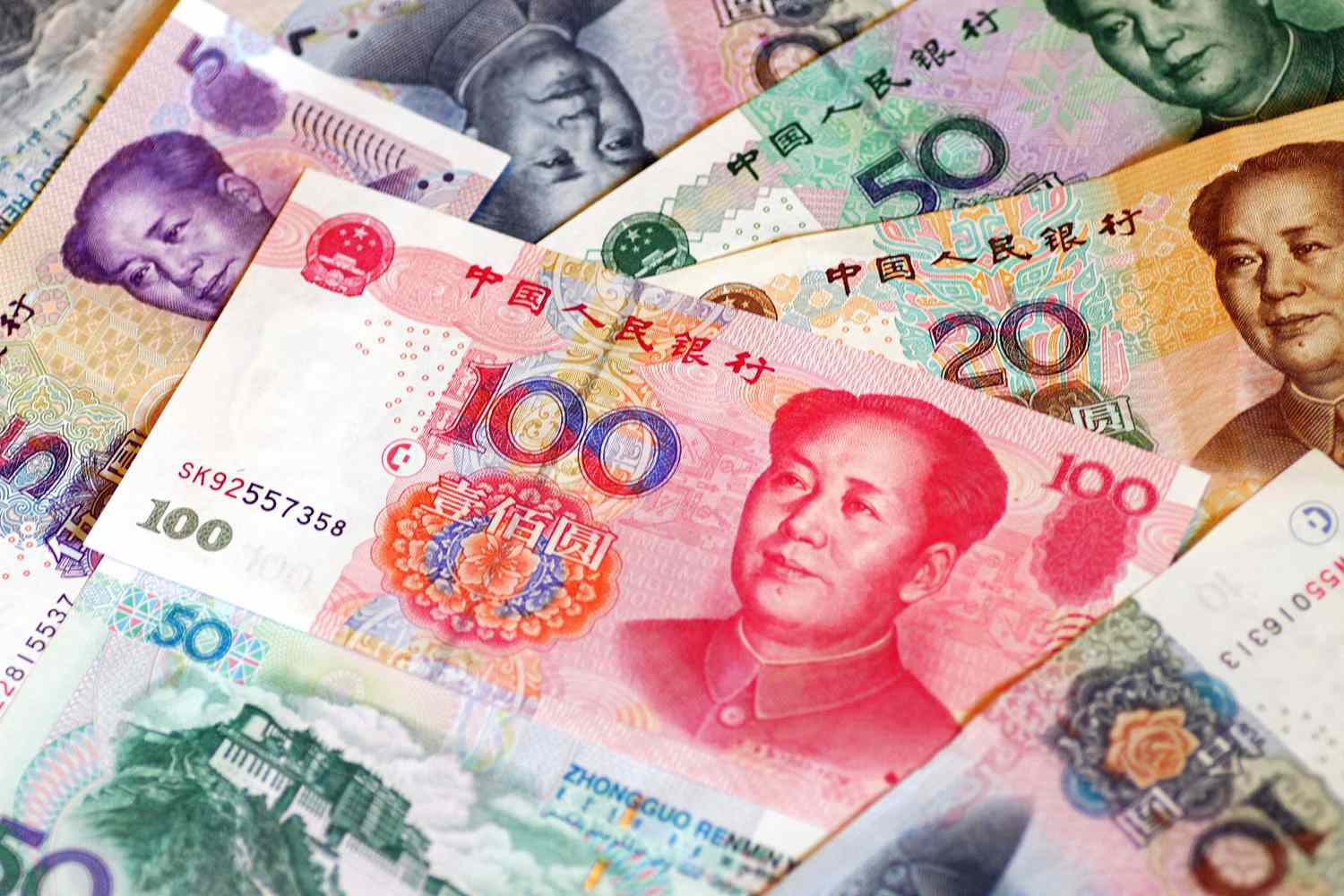 Yuan Surges to 3-Year High Against US Dollar as Global Currency Shift Gathers Pace