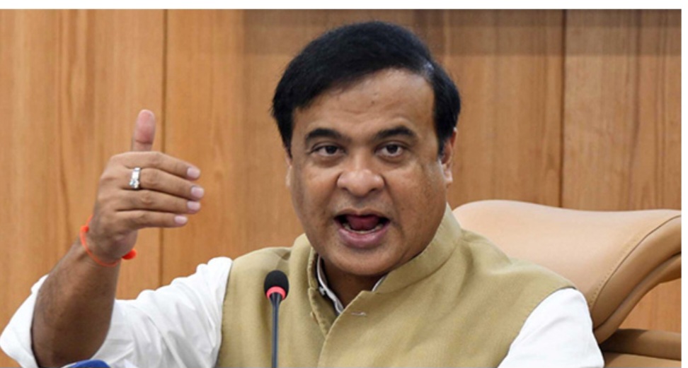 गर्मी से भरी असम विधानसभा में विवाद, कांग्रेस विधायक ने सुझाव दिया कि पति को दोबारा शादी करनी चाहिए; मुख्यमंत्री सरमा ने इस विचार को महिलाओं के प्रति "क्रूरता" कहा।