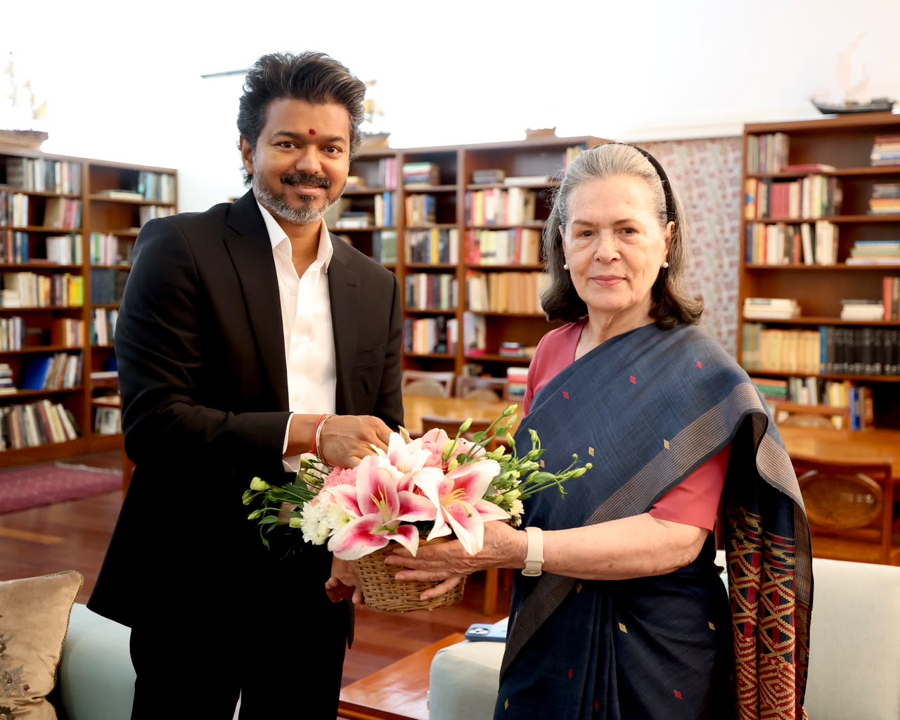 Delhi Political Spotlight: CM Vijay Holds Talks with Sonia Gandhi and Rahul Gandhi