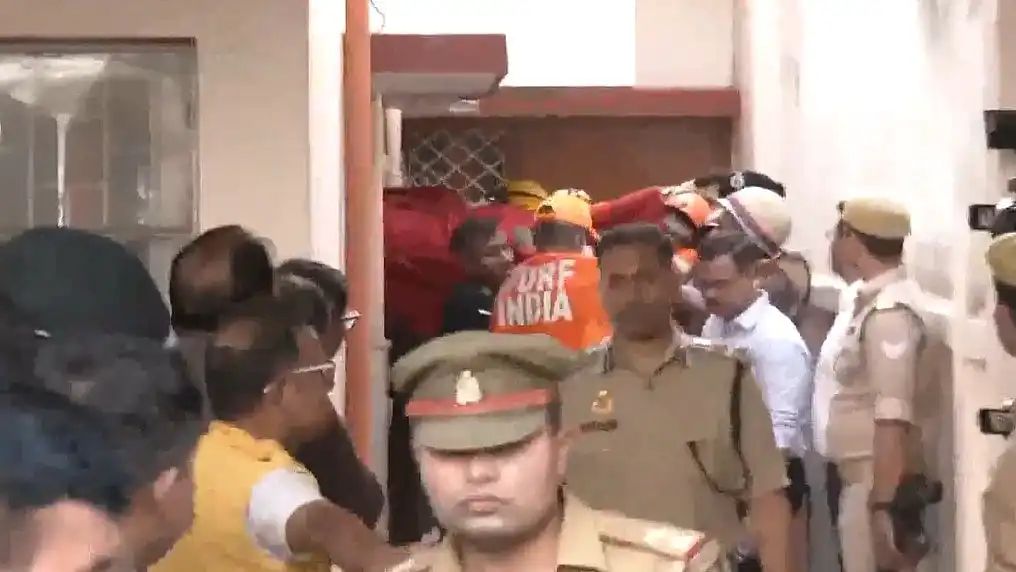 LUCKNOW COACHING CENTRE INFERNO: 14 DEAD, DOZENS INJURED AS STUDENTS LEAP FROM BURNING BUILDING
