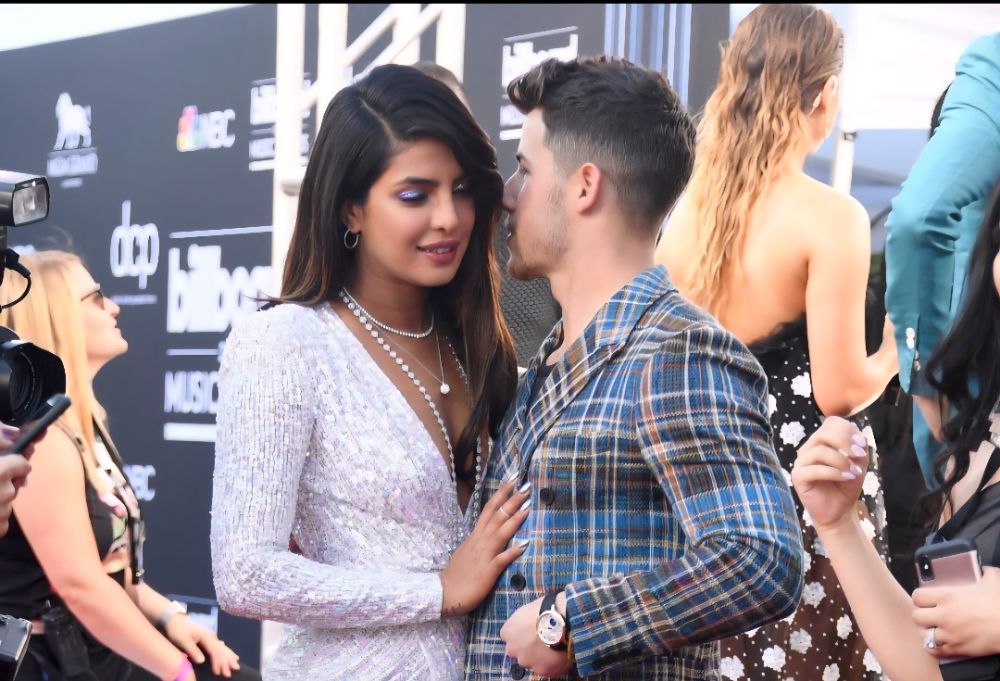 Priyanka Chopra Says 'Kiss a Lot of Frogs' Before Finding the Right Partner, Opens Up on Marriage Rules