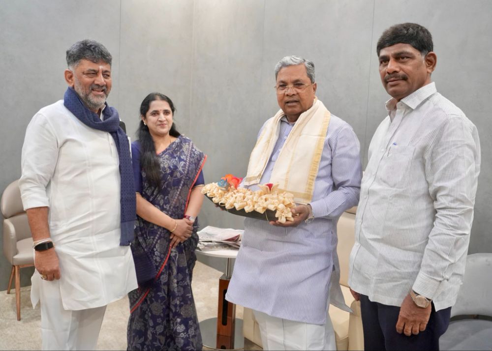 Karnataka CM Marks One Month in Office, Meets Siddaramaiah with Family, Seeks Blessings