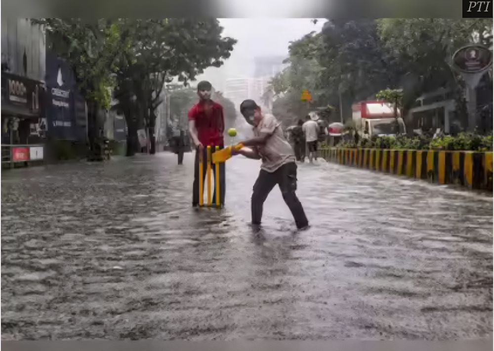 Mumbai on High Alert as Heavy Rain Batters City, Residents Advised to Stay Indoors