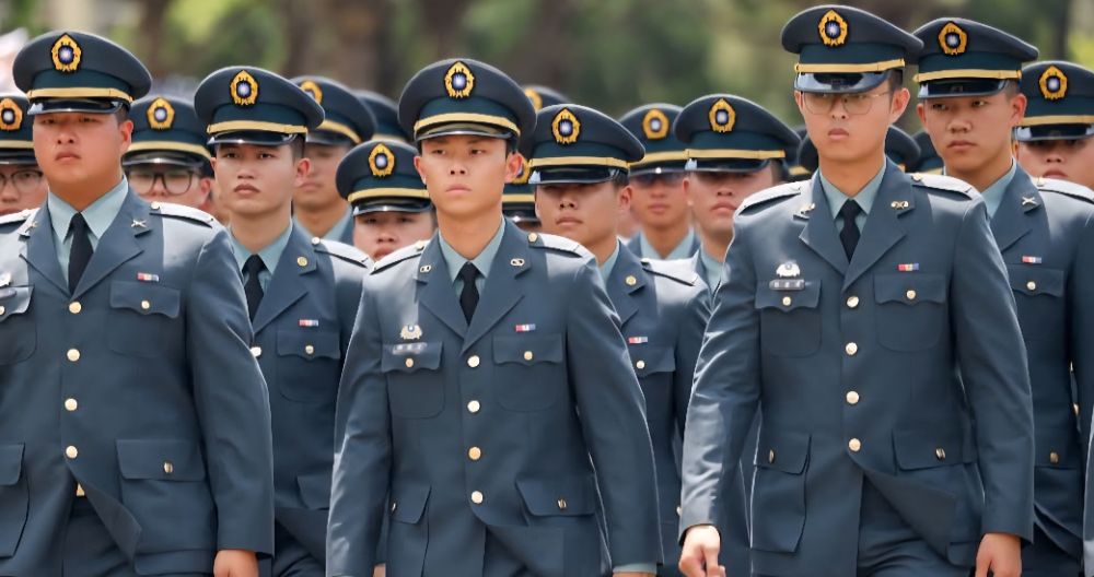 Taiwan Revives 'Anti-Communist' Classes for Military Graduates Amid Rising China Threat
