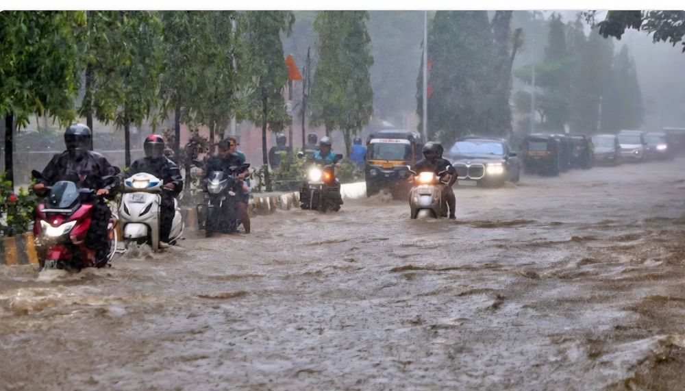 Weather Alert...Mumbai Braces for Thunderstorms, Heavy Rain on July 7