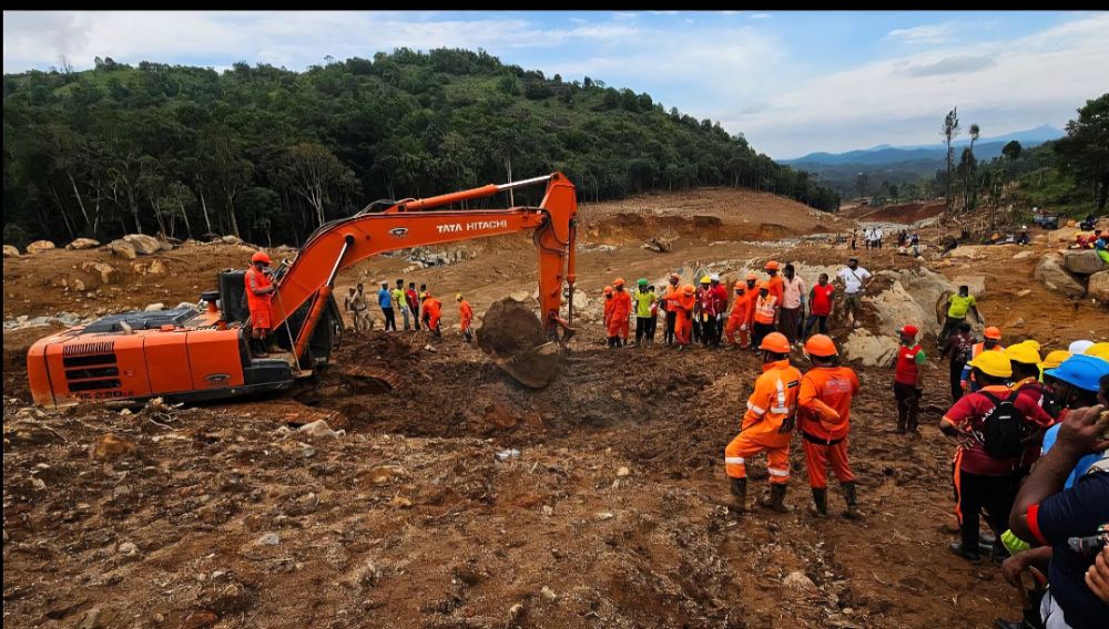 Wayanad Tunnel Project Landslide: One Dead, Seven Missing as Massive Hill Collapse Triggers Rescue Operation