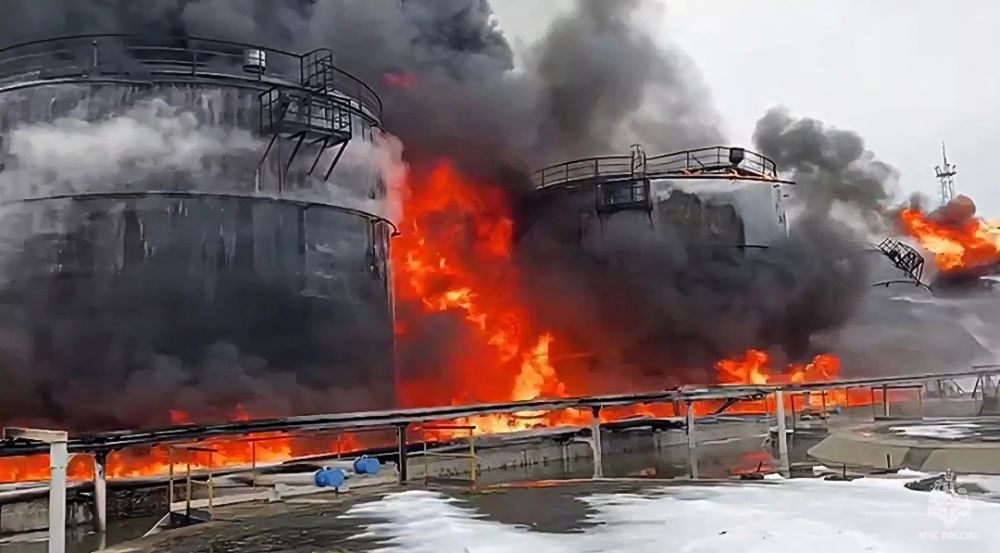 Hundreds of Ukrainian Drones Strike Russian Oil Facilities, Energy Pressure Mounts