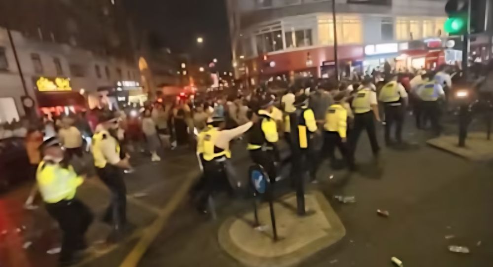 World Cup Fever Turns Violent: London Streets Erupt After France Knock Out Morocco