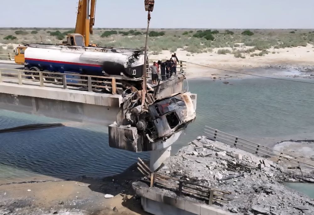 US Strikes Iranian Nuclear Site; Kuwait Desalination Plant Hit as Middle East Conflict Escalates