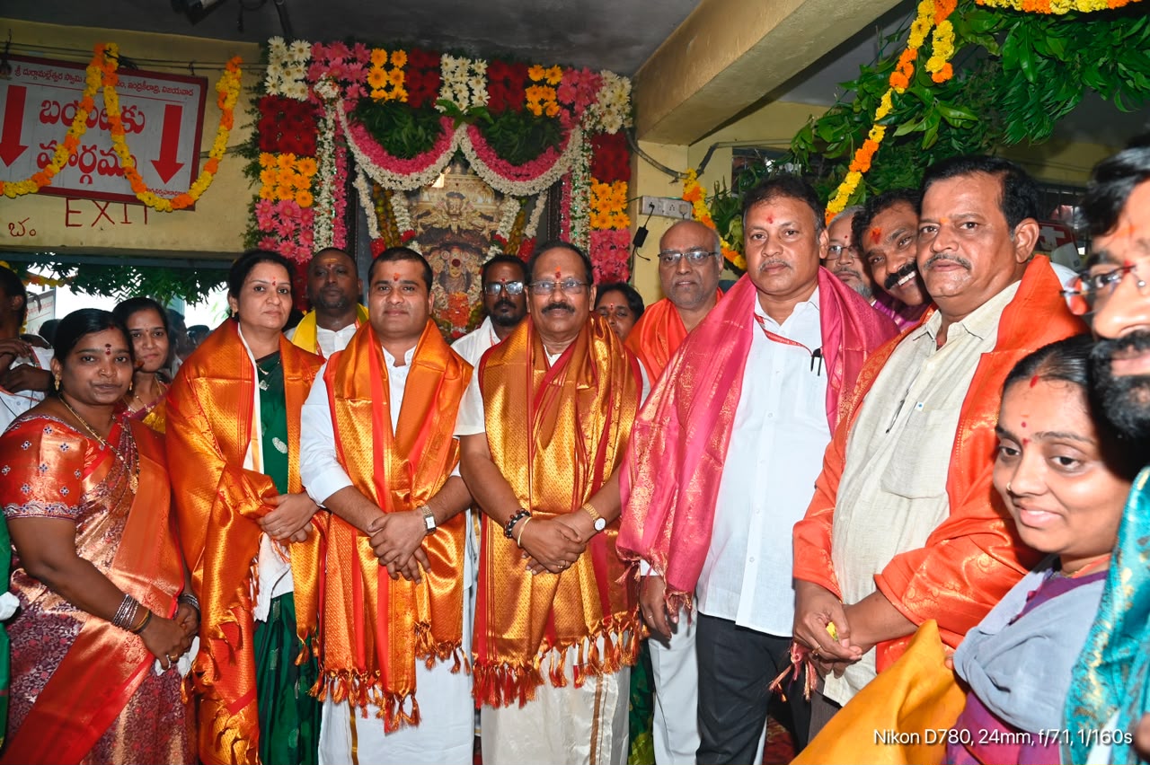 Ashadha Saree Offering Held for Temple Barbering and Sanitation Staff in Vijayawada