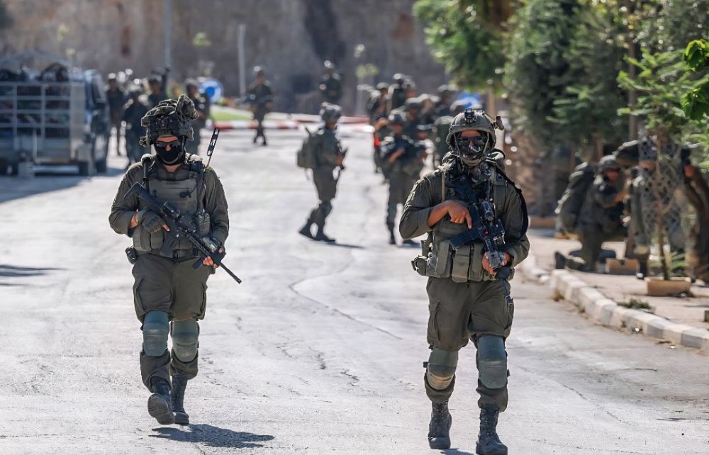 Qusra Under Siege: Israeli Settlers Surround Palestinian Home, Families Trapped in West Bank