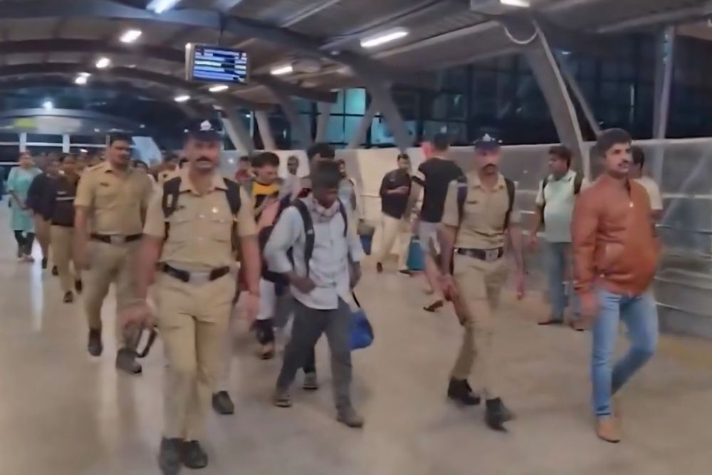 🚨 Police conduct a swift operation against illegal immigrants in Bengaluru.. 31 Bangladeshi nationals arrested!