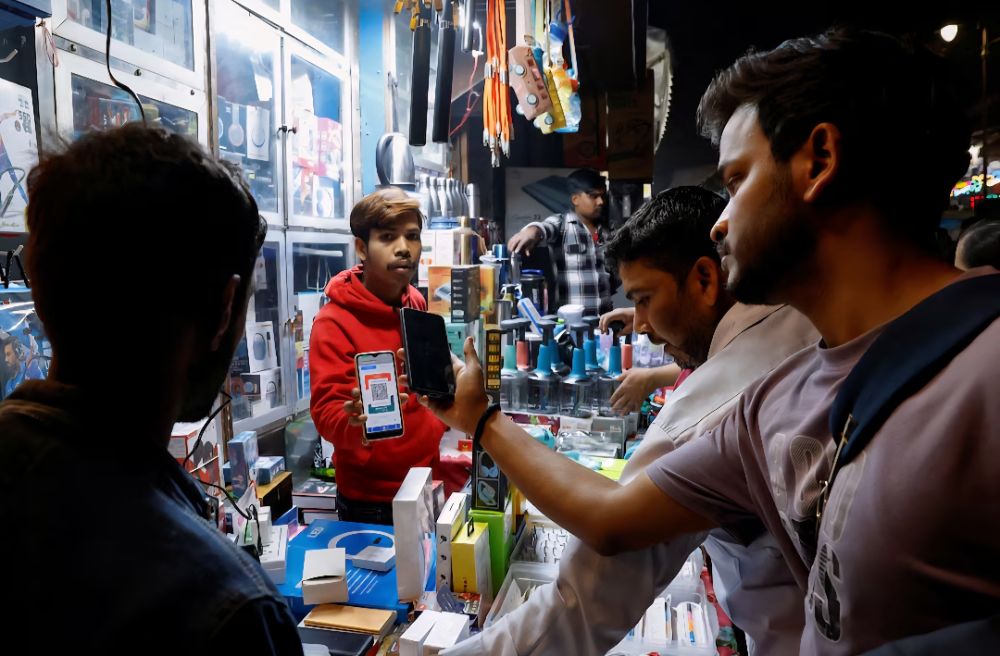 BIG UPI SHOCK! 0.4% MDR on Payments Above ₹2,000 From October 15 — What Changes for Users?