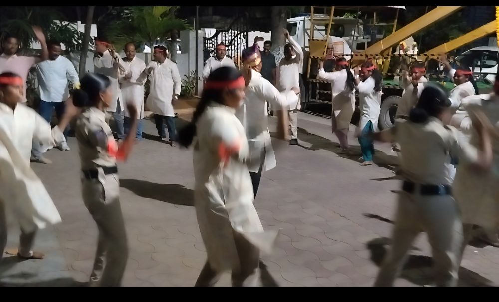 Uppal Police Neglect Duty! Video of Songs and Dances During Ganesh Immersion Goes Viral!