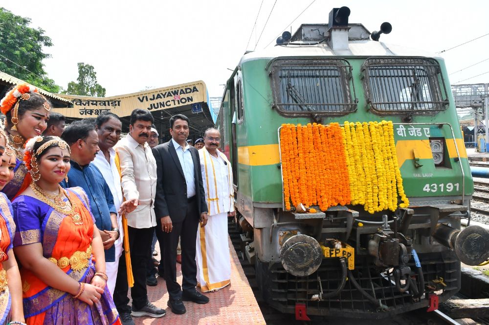 Andhra Pradesh Launches Special Train Journey to Somnath Under ‘Swabhiman Parv’